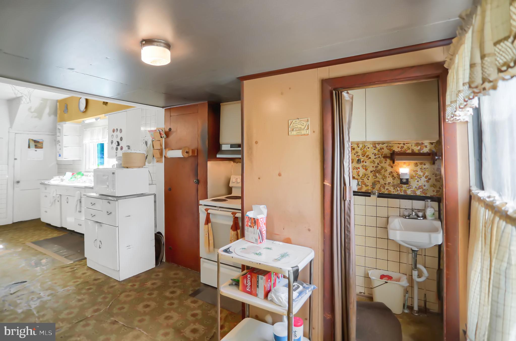 221 Main Street Tremont, PA 17981 - Photo 14 of 53