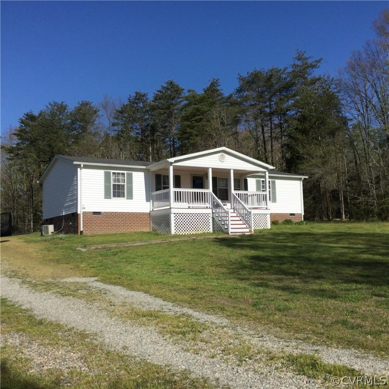 379 Pinegrove Road Cartersville, VA 23027 - Photo 3 of 19 Gallery Image 3