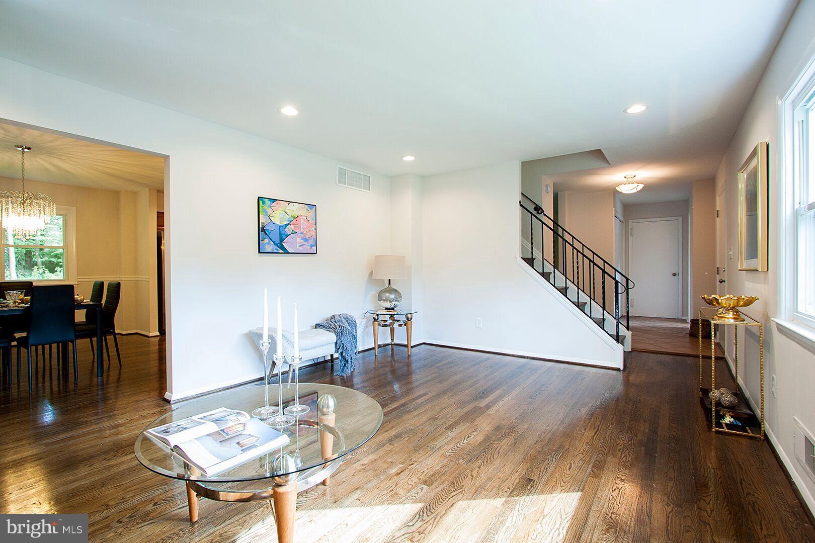 315 Cherry Chapel Road Reisterstown, MD 21136 - Photo 9 of 30 Living Room