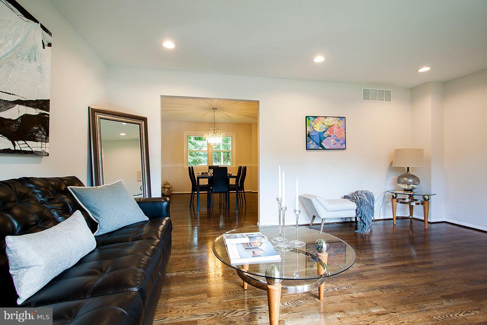 315 Cherry Chapel Road Reisterstown, MD 21136 - Photo 10 of 30 Living Room