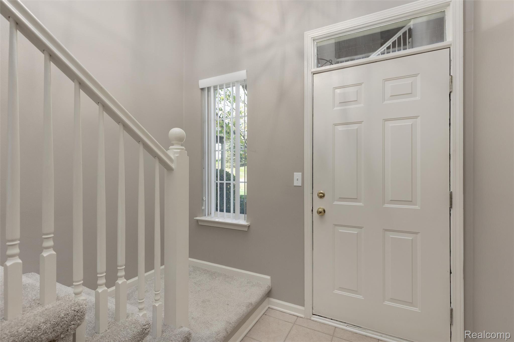 3582 Tremonte Circle Rochester, MI 48306 - Photo 2 of 23 Light and bright entrance