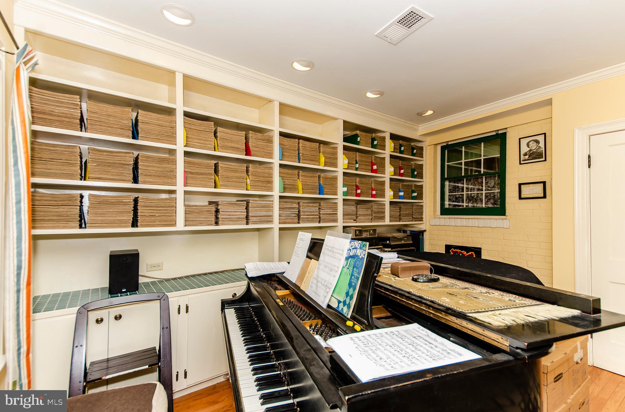 105 West George Mason Road Falls Church, VA 22046 - Photo 11 of 39 Gallery Image 11