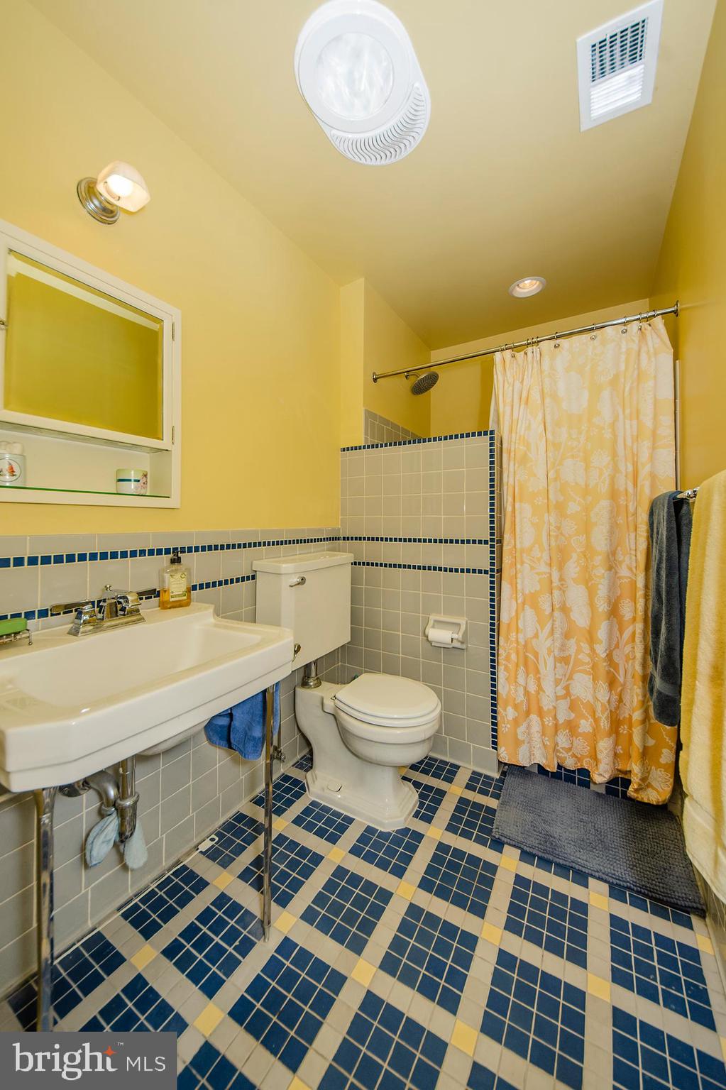 105 West George Mason Road Falls Church, VA 22046 - Photo 16 of 39 Gallery Image 16