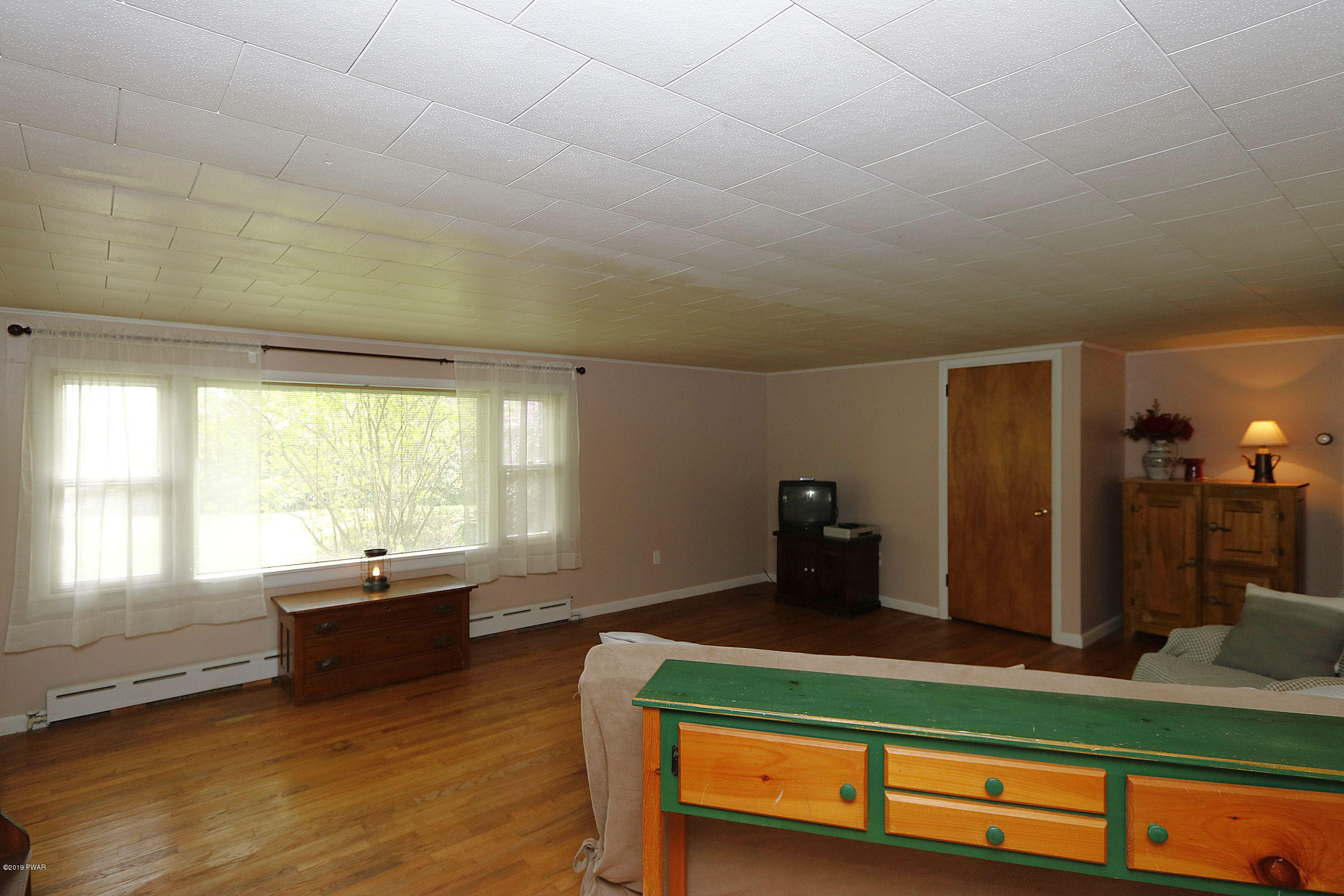 235 Gumbletown Road Tafton, PA 18464 - Photo 39 of 54 apt-living-room