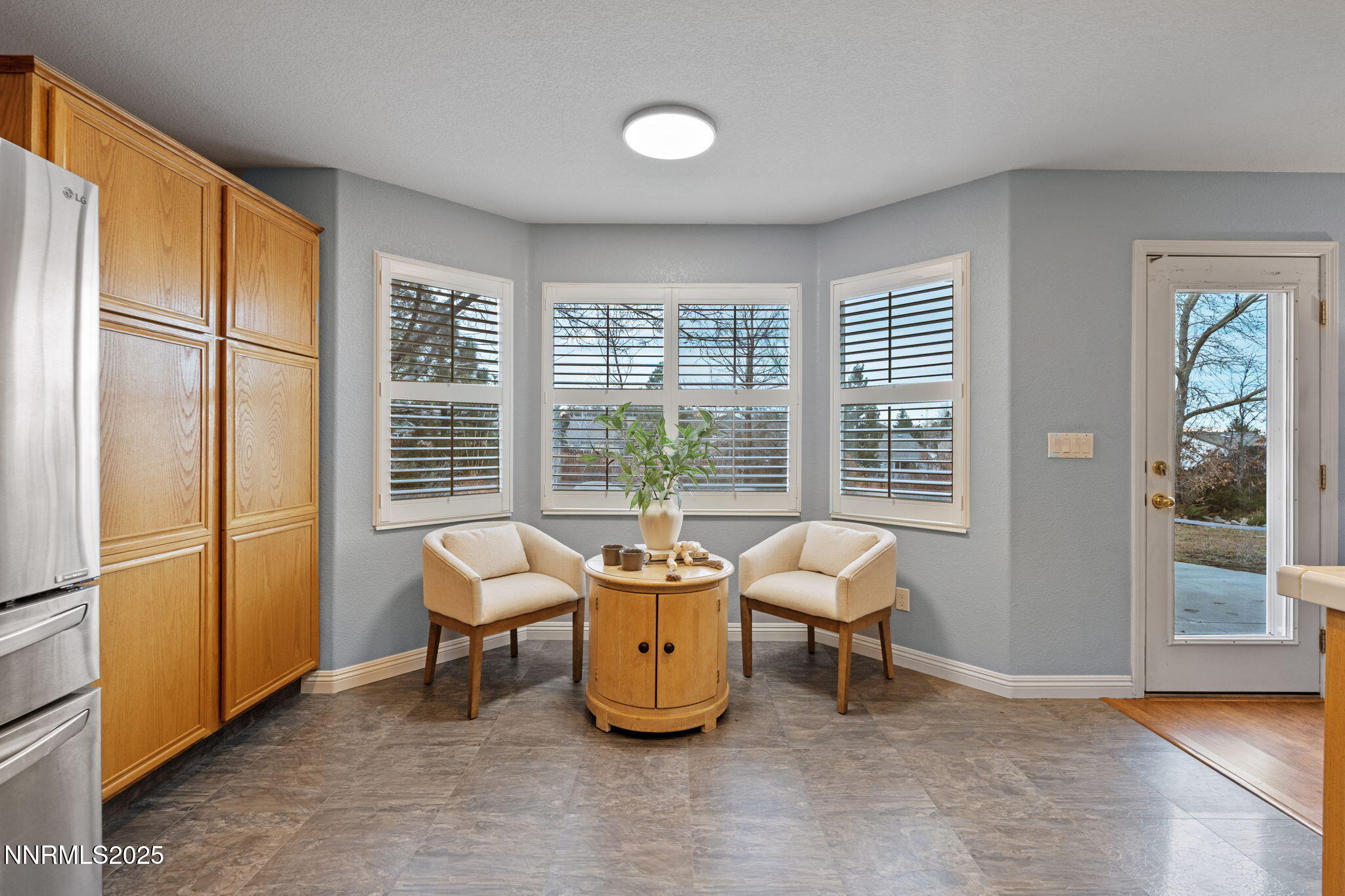 485 Corvallis Court Reno, NV 89511 - Photo 13 of 34 a living room with furniture and a window
