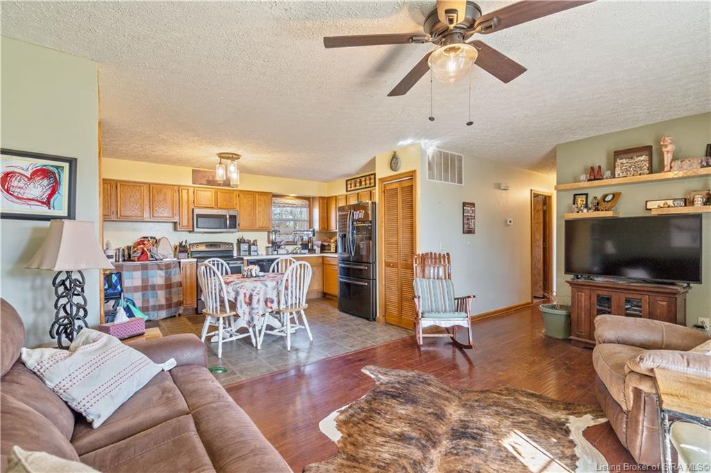 516 Heth Washington Road Southwest Corydon, IN 47112 - Photo 6 of 47