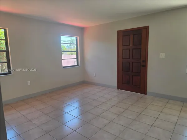 $2,725 | 2331 Southwest 31st Avenue, Unit 2331, Miami, FL 33145