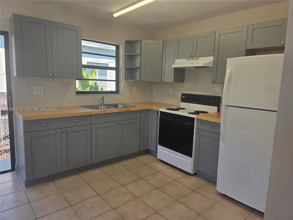 $2,725 | 2331 Southwest 31st Avenue, Unit 2331, Miami, FL 33145