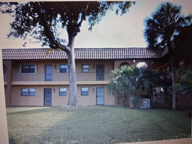 $1,950 | 2181 Woolbright Road, Unit N201, Boynton Beach, FL 33426