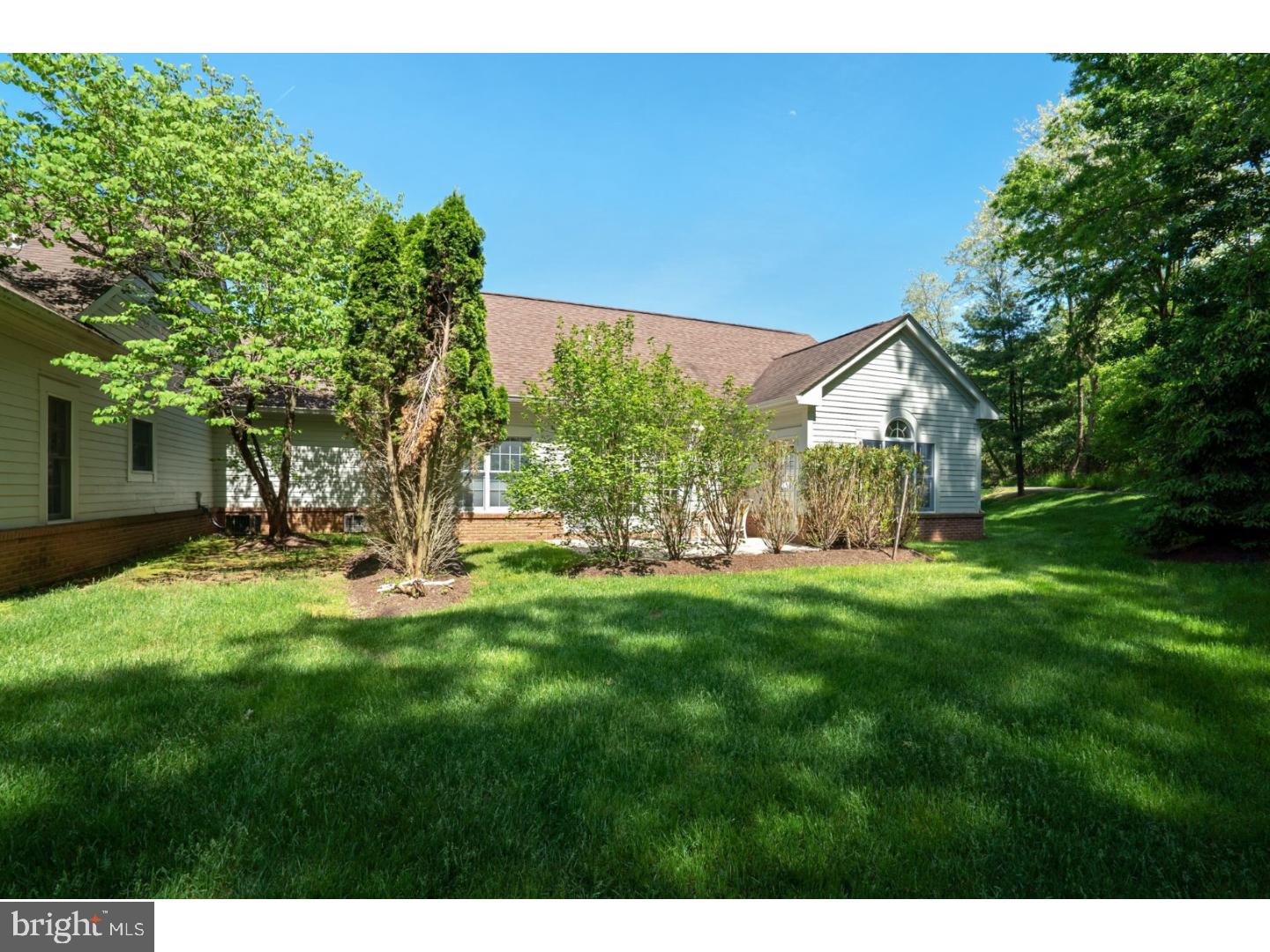 39 Hedge Row Road Princeton, NJ 08540 - Photo 11 of 19 Back Yard
