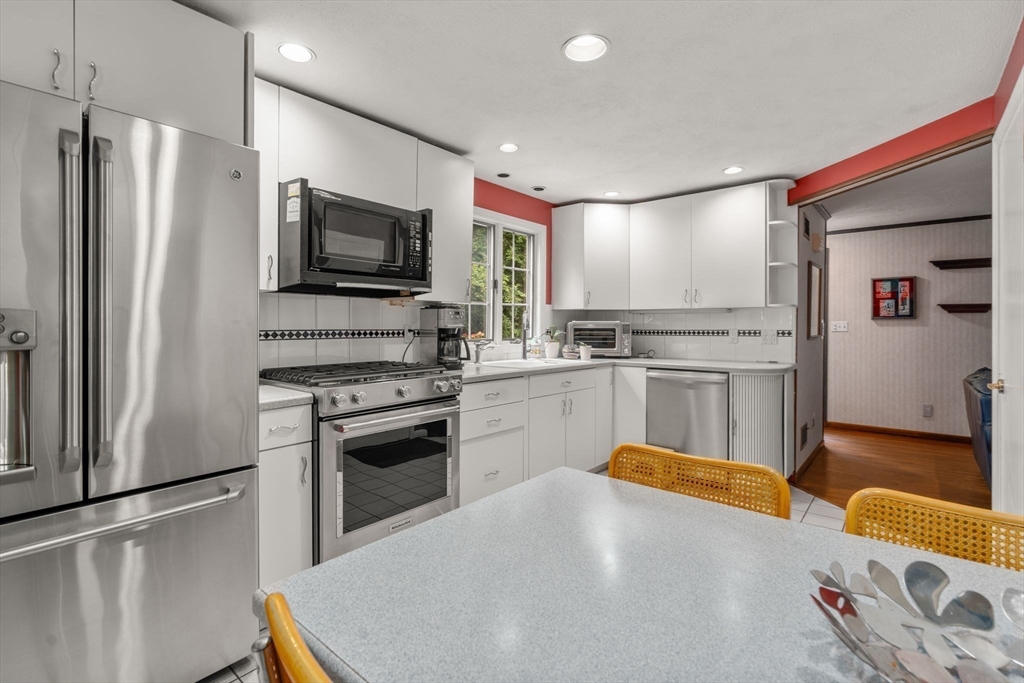 11 Bacon Road Framingham, MA 01701 - Photo 12 of 30