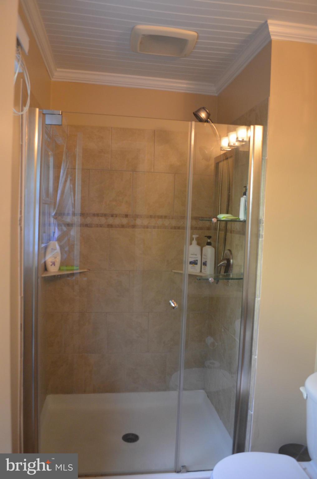 643 Saltzman Road Severna Park, MD 21146 - Photo 4 of 30 Bath (Master)