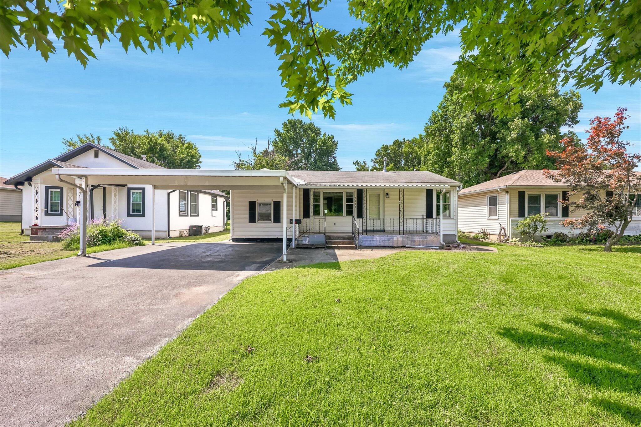 2148 East Walnut Street Springfield, MO 65802 - Photo 3 of 25 02-Walnut_019