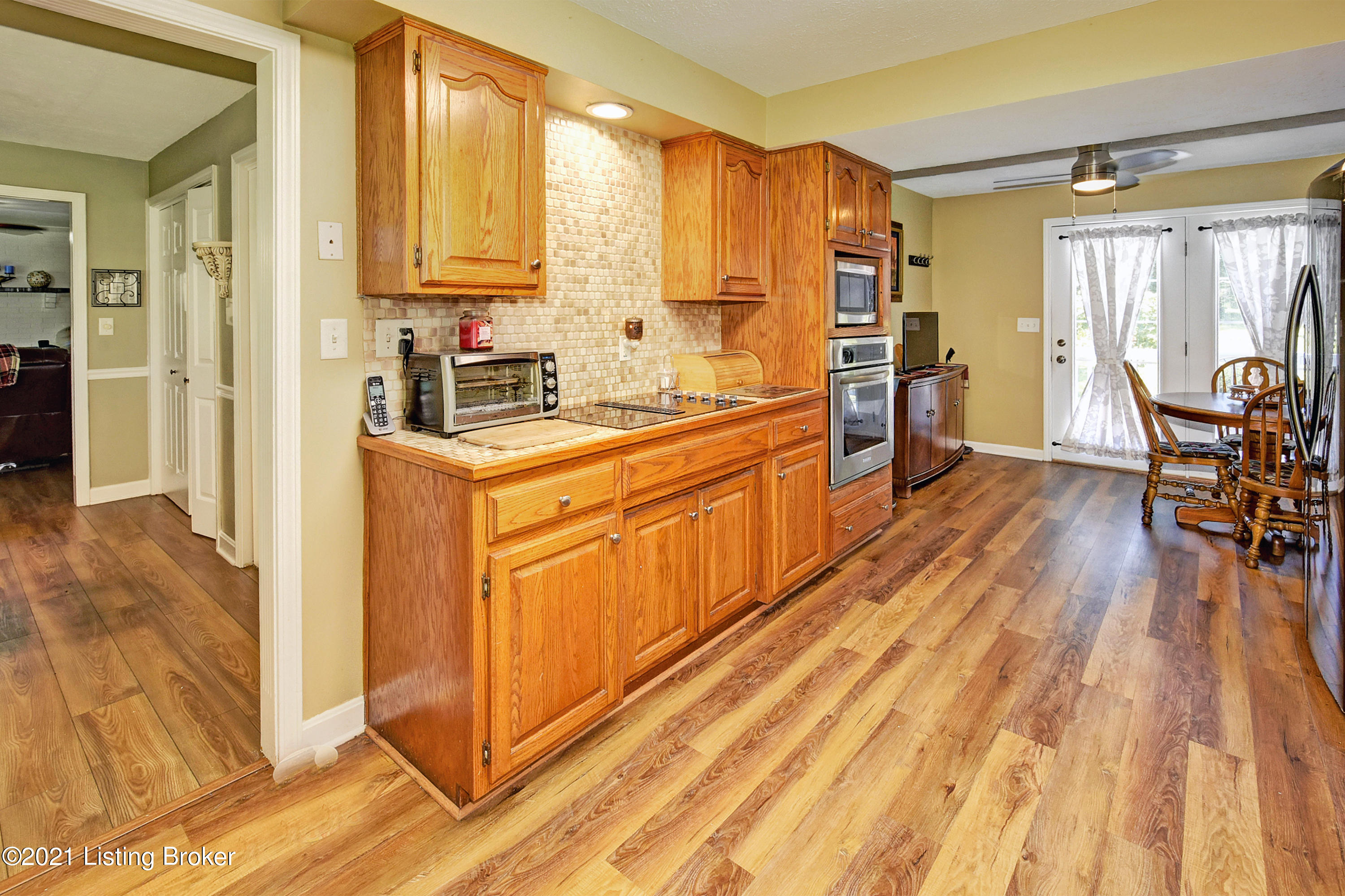 10200 Fairmount Road Louisville, KY 40291 - Photo 5 of 20 Kitchen