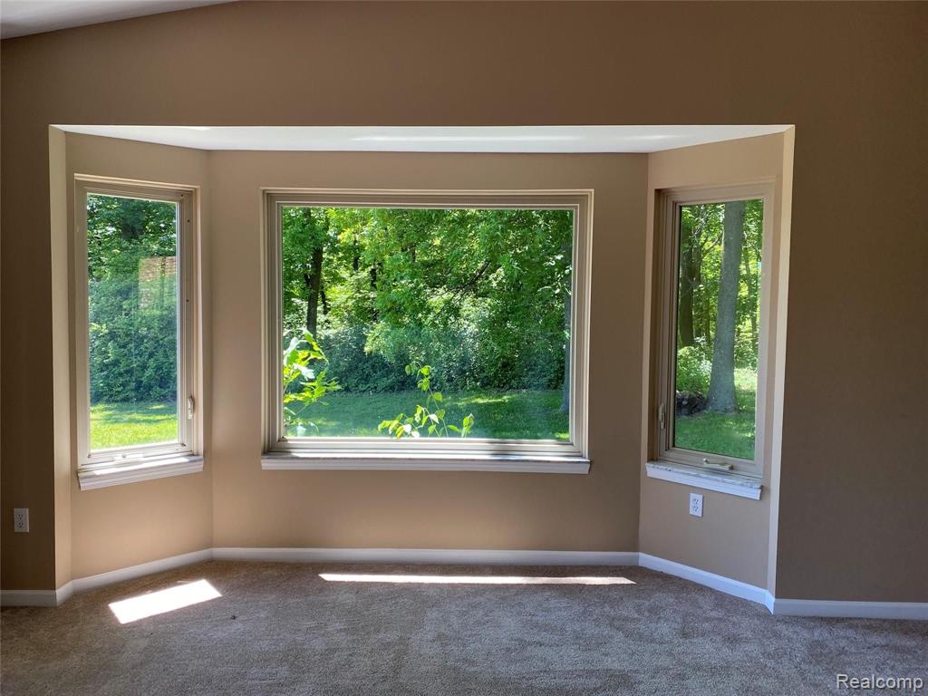 515 Plum Ridge Drive Rochester Hills, MI 48309 - Photo 17 of 46
