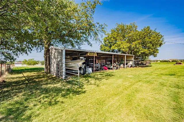 $950,000 | 13978 Ridgetop Road, Roanoke, TX 76262