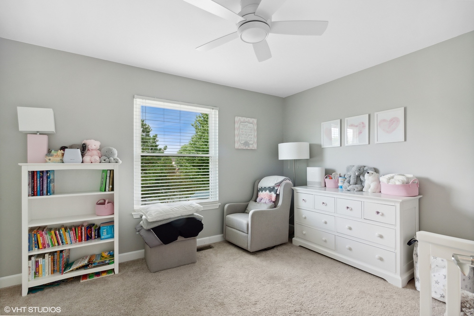 2816 Yosemite Drive Aurora, IL 60503 - Photo 10 of 18 a bedroom with furniture toys and a window