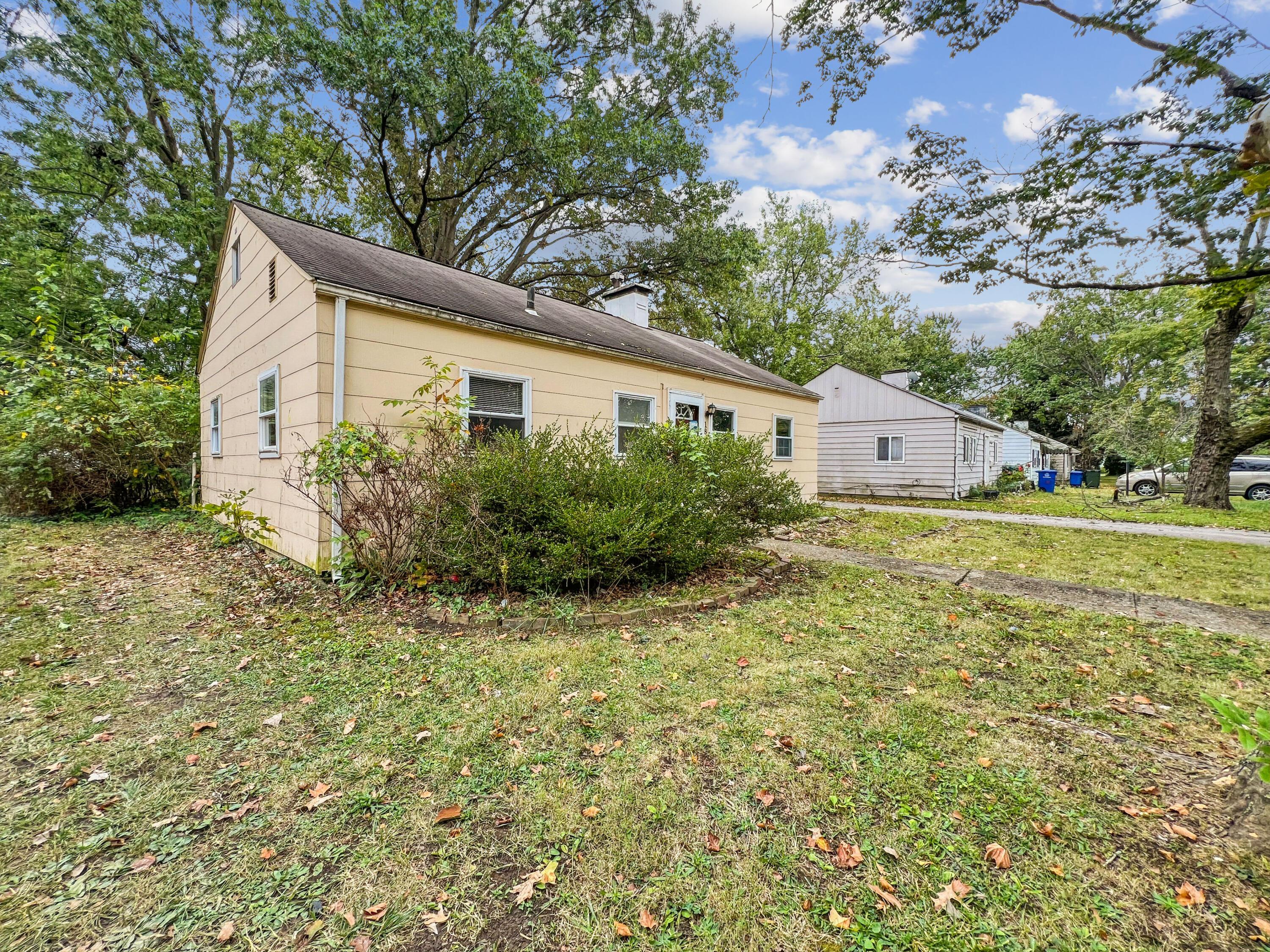 184 South Hampton Road Columbus, OH 43213 - Photo 3 of 24 IMG_0749