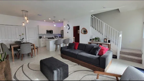 $4,100 | 4675 Northwest 83rd Pass, Doral, FL 33166