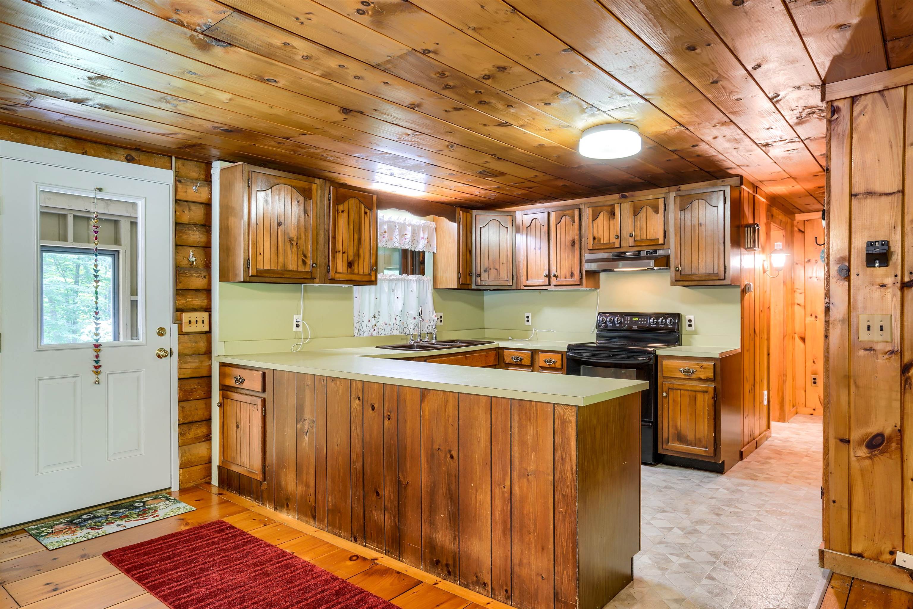 82 Exeter Road Kingston, NH 03848 - Photo 15 of 36