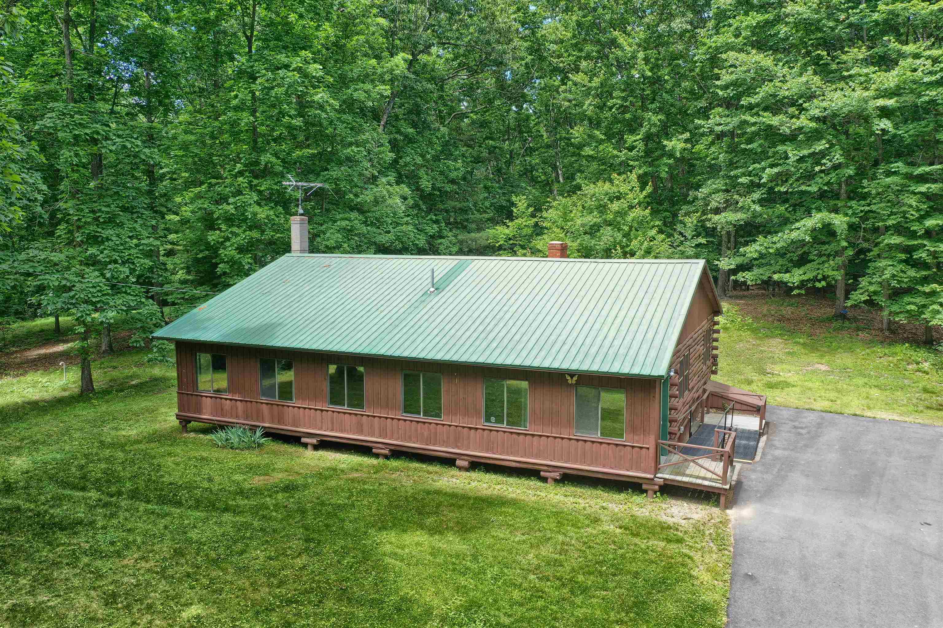 82 Exeter Road Kingston, NH 03848 - Photo 2 of 36