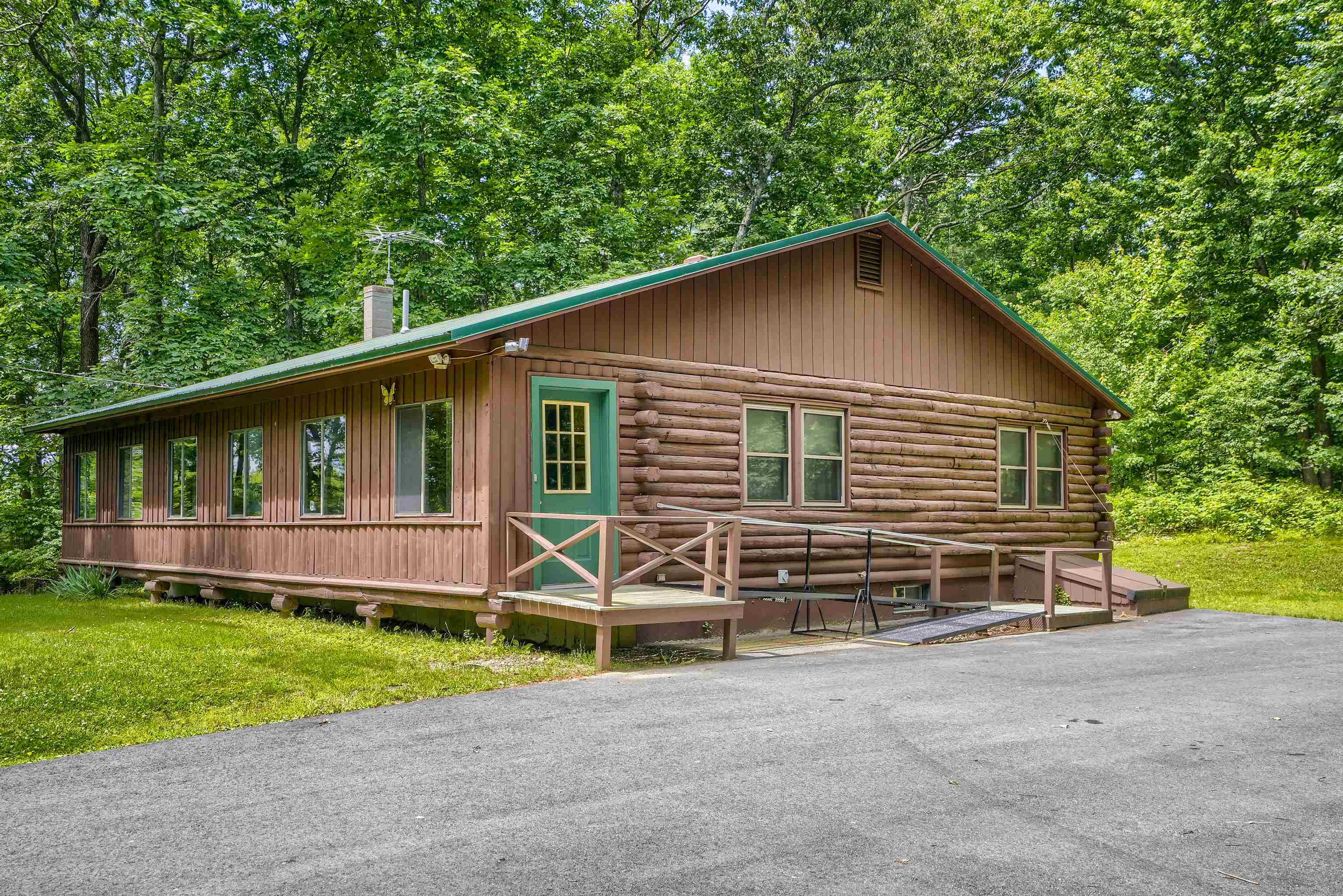 82 Exeter Road Kingston, NH 03848 - Photo 8 of 36