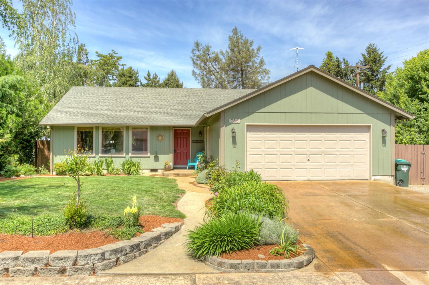 756 Talbot Street Eagle Point, OR 97524 - Photo 2 of 34 Additional Photo
