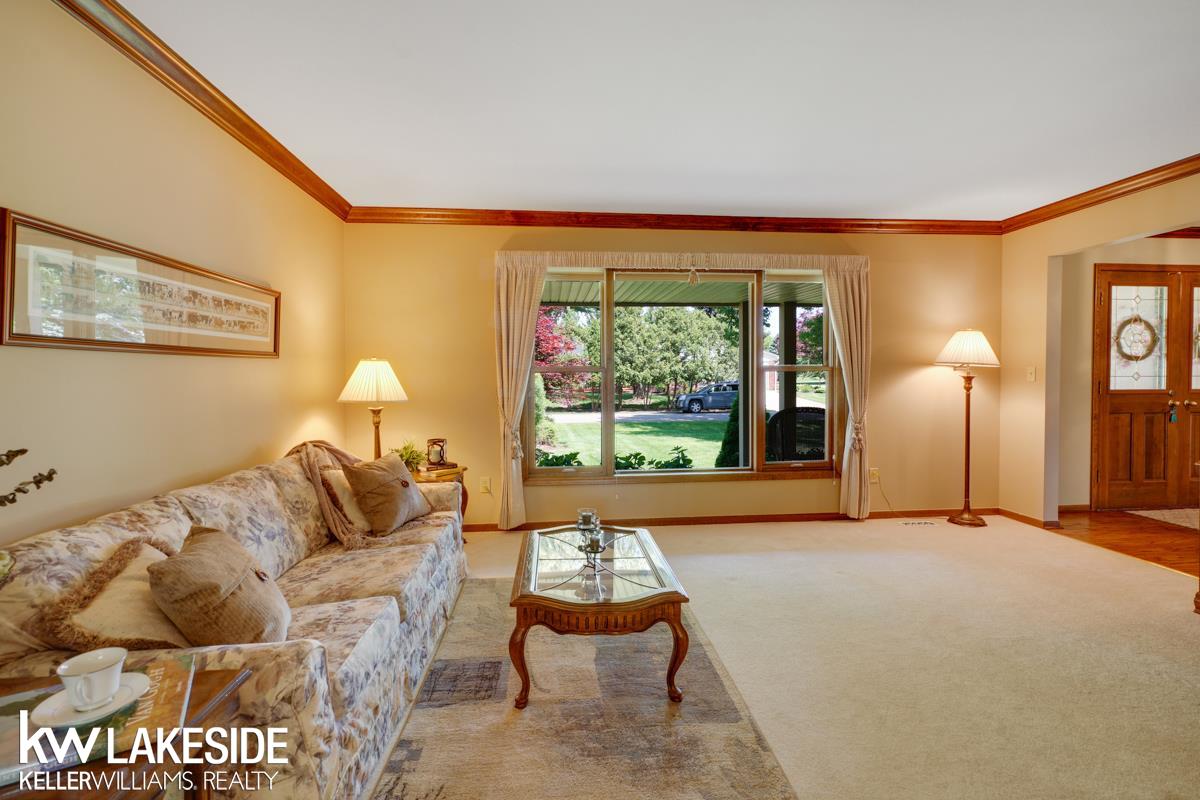 61521 North Ridge Trail Washington, MI 48094 - Photo 8 of 28 31349975-7.JPG