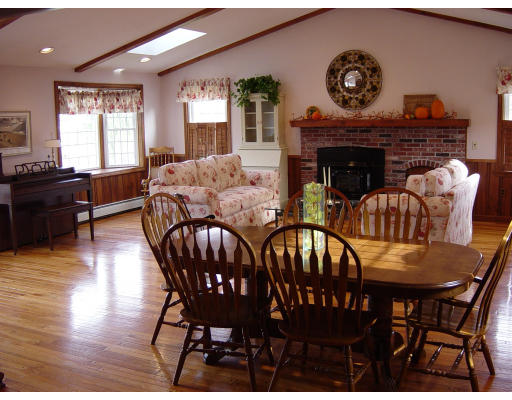 17 Cranbrook Road Shrewsbury, MA 01545 - Photo 2 of 10 Gallery Image 2