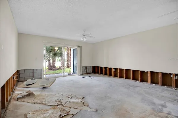 $75,000 | 4111 South Semoran Boulevard, Unit 16, Orlando, FL 32822
