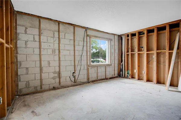 $75,000 | 4111 South Semoran Boulevard, Unit 16, Orlando, FL 32822