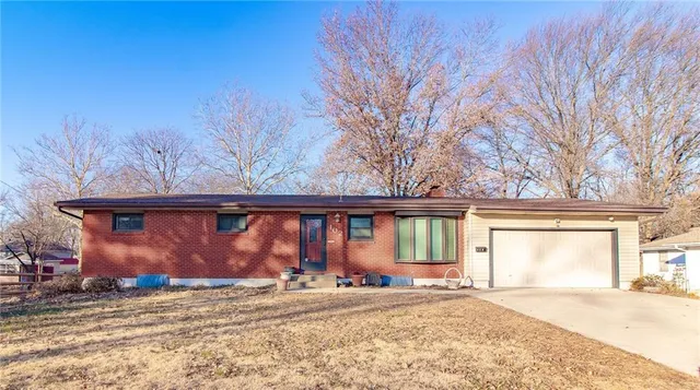 $234,900 | 102 Cliff Drive, Buckner, MO 64016