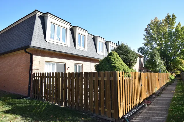 $155,000 | 1131 Canterbury Square South, Indianapolis, IN 46260