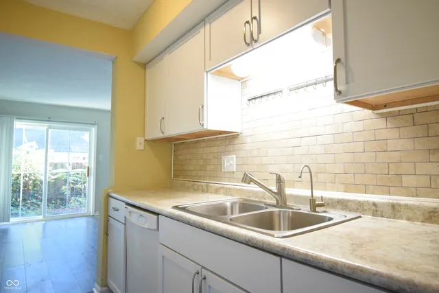 $155,000 | 1131 Canterbury Square South, Indianapolis, IN 46260