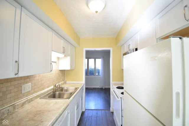 $155,000 | 1131 Canterbury Square South, Indianapolis, IN 46260