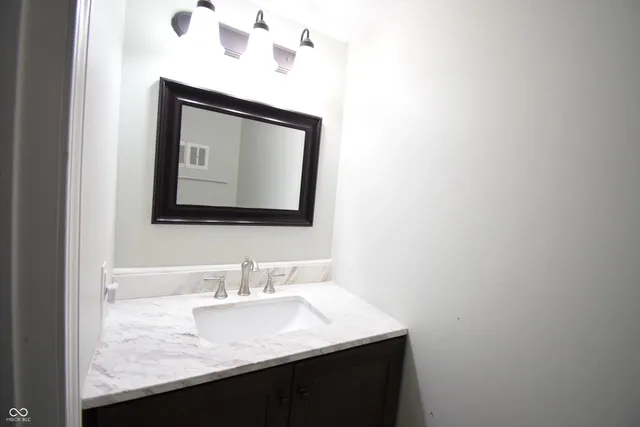 $155,000 | 1131 Canterbury Square South, Indianapolis, IN 46260