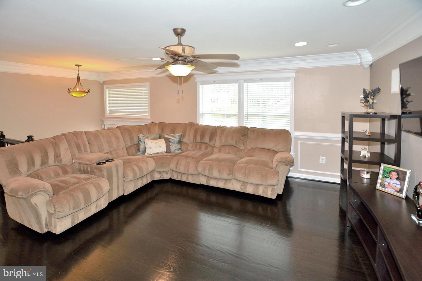 7826 Garner Drive Manassas, VA 20109 - Photo 4 of 23