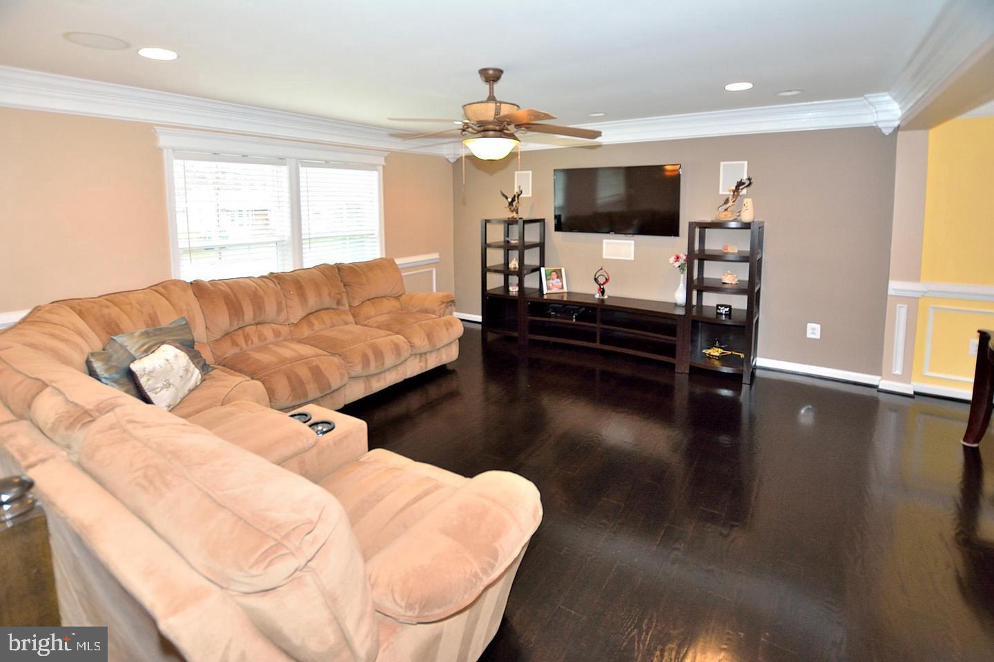 7826 Garner Drive Manassas, VA 20109 - Photo 5 of 23