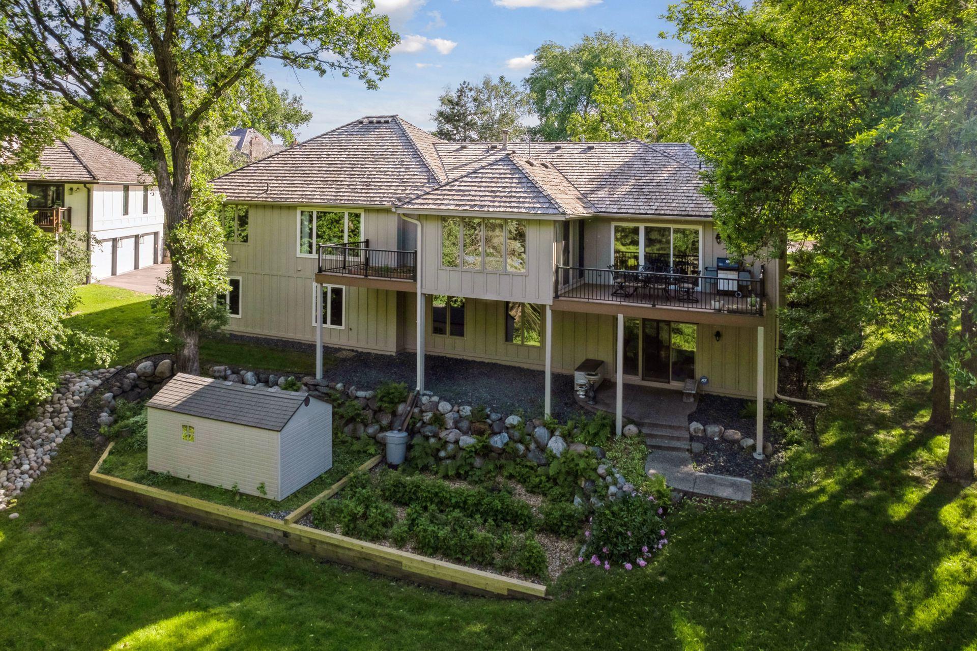6945 Edgebrook Place Eden Prairie, MN 55346 - Photo 3 of 58 Gallery Image 3