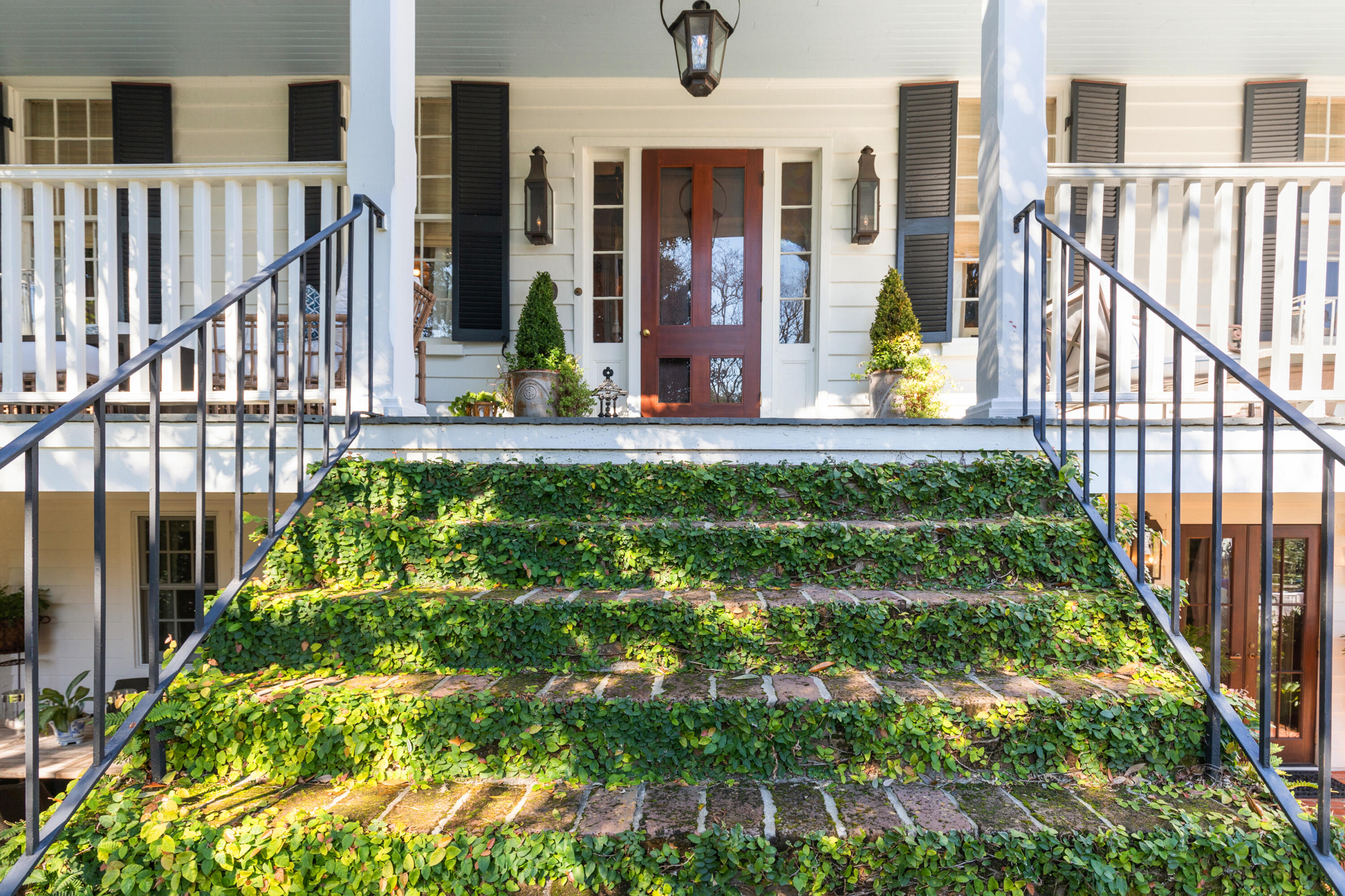 245 Bennett Street Mount Pleasant, SC 29464 - Photo 4 of 97 245BennettSt-KeenEyeMarketing-004