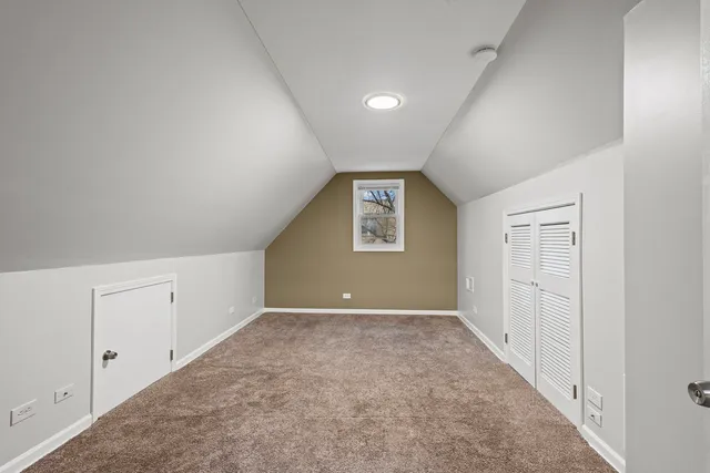 $2,300 | 3251 West Berteau Avenue, Unit 2, Chicago, IL 60618