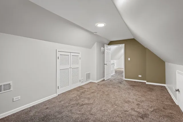 $2,300 | 3251 West Berteau Avenue, Unit 2, Chicago, IL 60618