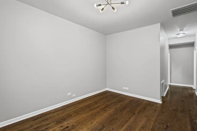 $2,300 | 3251 West Berteau Avenue, Unit 2, Chicago, IL 60618