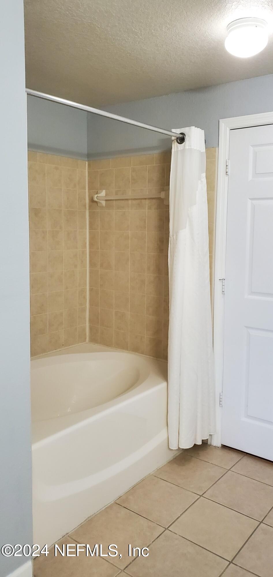 8550 Touchton Road, Unit 1126 Jacksonville, FL 32216 - Photo 13 of 24 Tub & shower combo