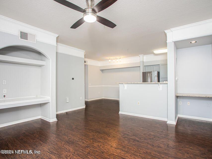 8550 Touchton Road, Unit 1126 Jacksonville, FL 32216 - Photo 3 of 24 entry & living area