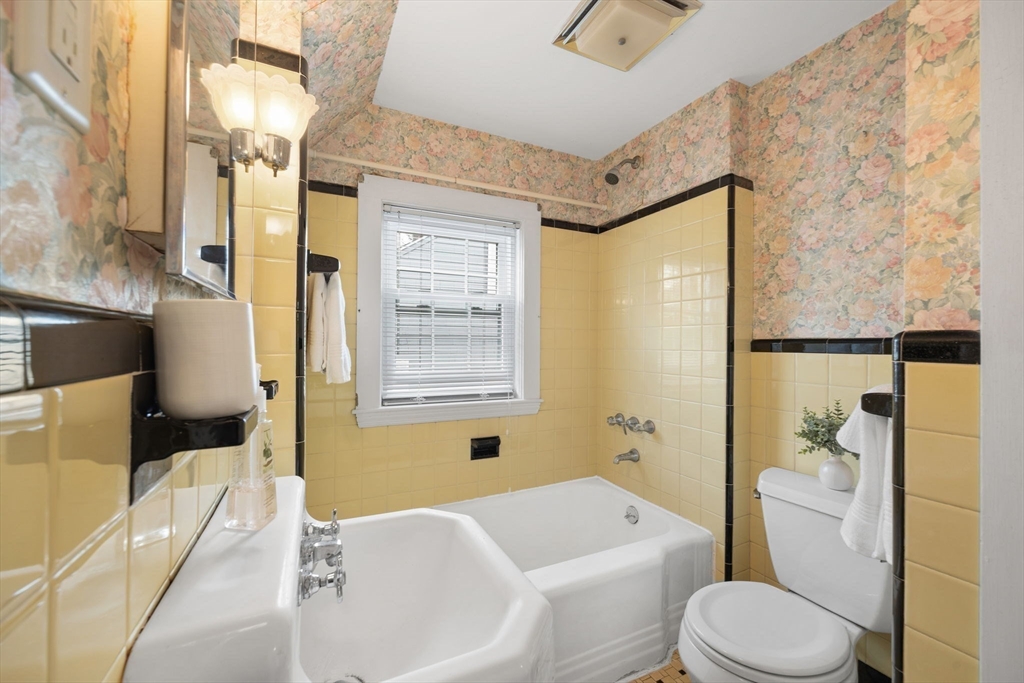 25 Boston Rock Road Melrose, MA 02176 - Photo 18 of 28 Gallery Image 18