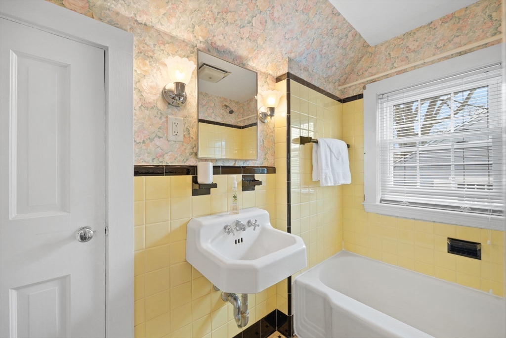 25 Boston Rock Road Melrose, MA 02176 - Photo 19 of 28 Gallery Image 19