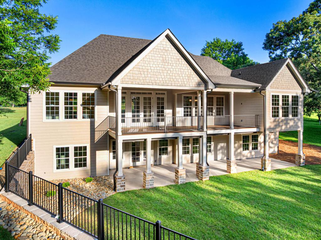 707 Vickery Street Extension Hartwell, GA 30643 - Photo 44 of 50 A well-appointed residence featuring multiple levels of outdoor living space and expansive views.