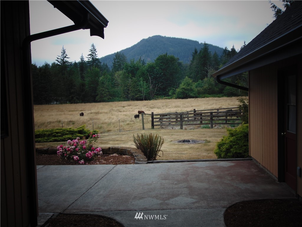 1266 Butler Creek Road Sedro-Woolley, WA 98284 - Photo 11 of 40