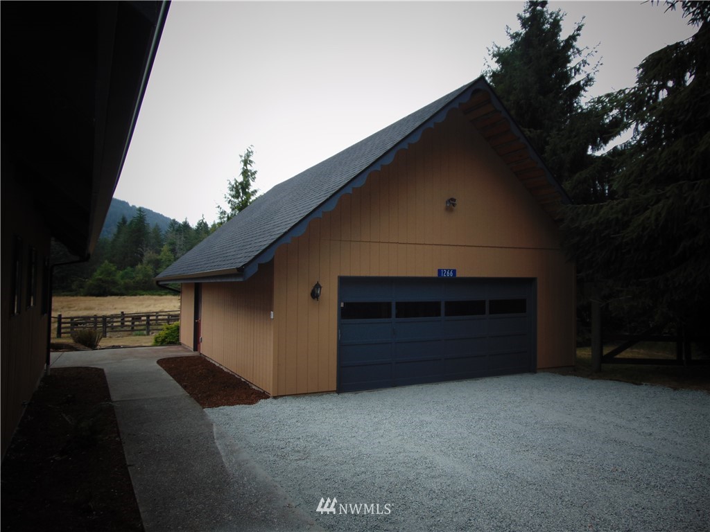 1266 Butler Creek Road Sedro-Woolley, WA 98284 - Photo 7 of 40